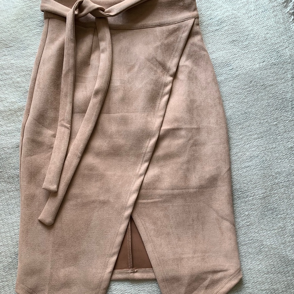 ❗️NEW❗️Mauve Suede Pencil Wrap Skirt Size Small